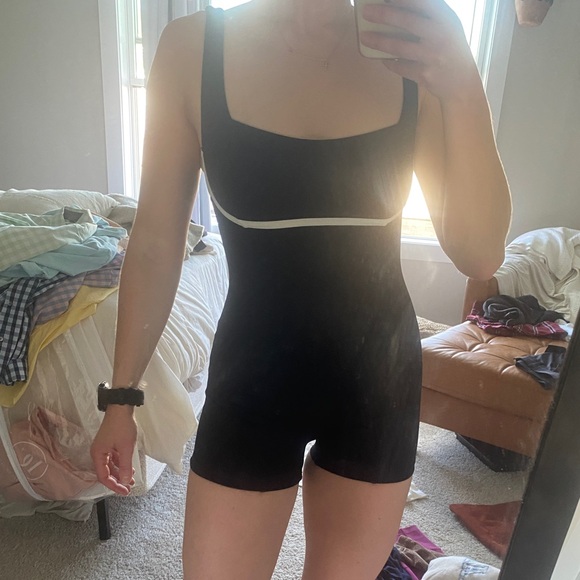 Monday Body Romper - Picture 6 of 7